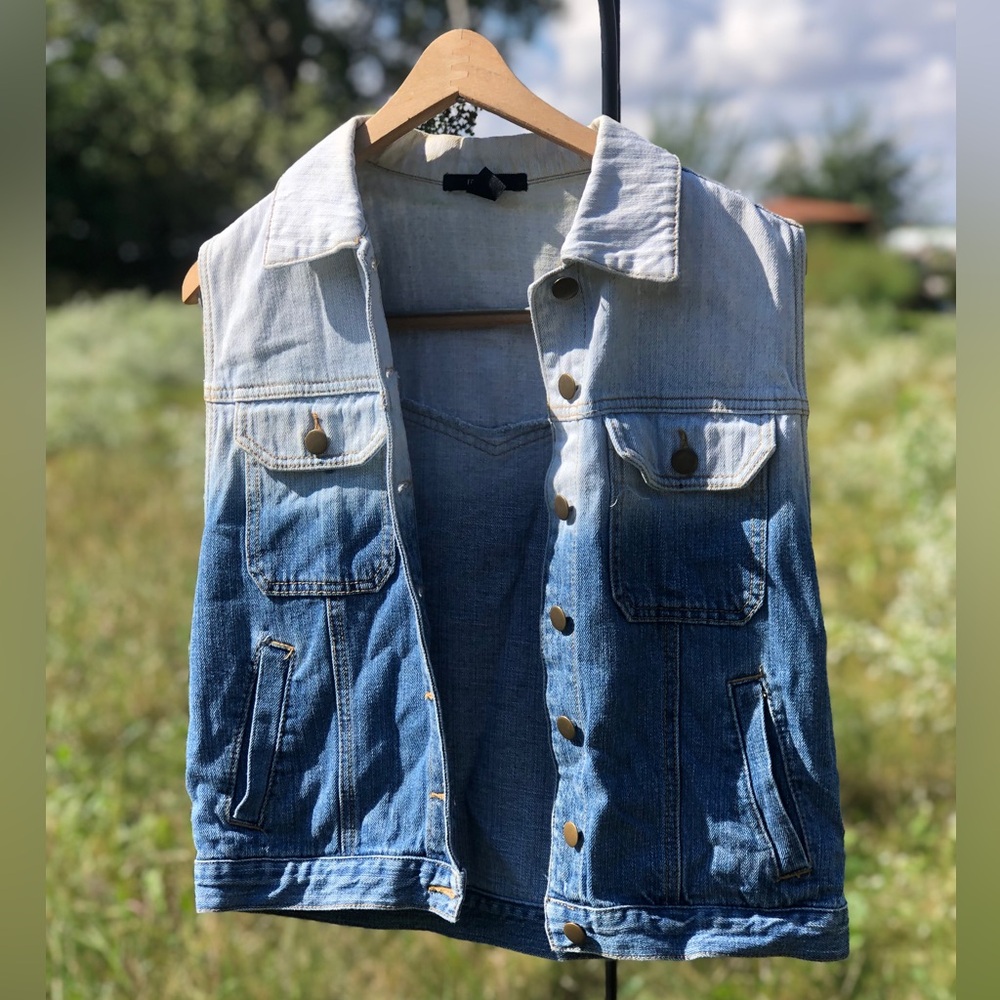 Forever 21 Two Tone Washed Denim Vest Retro Vintage